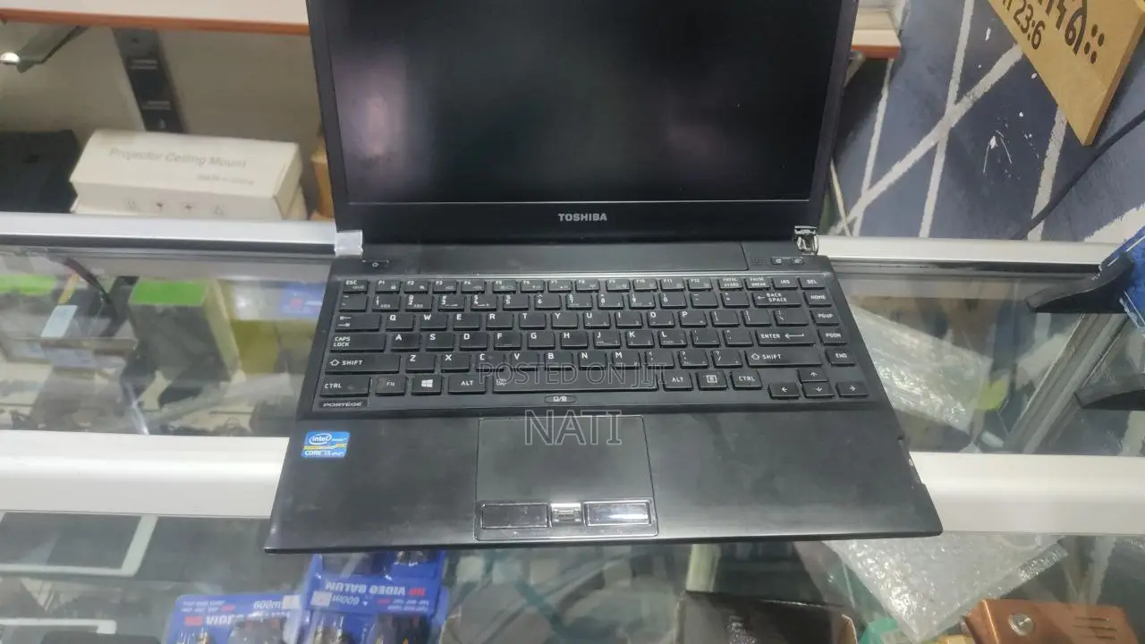 Laptop Toshiba Portege R830 8GB Intel Core i5 HDD 1T