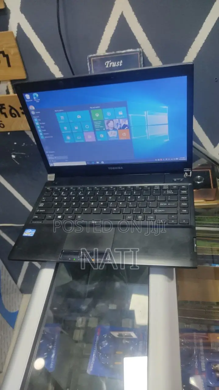 Laptop Toshiba Portege R830 8GB Intel Core i5 HDD 1T