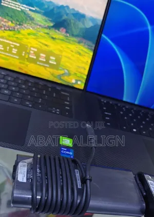 New Laptop Dell Precision 15 3520 16GB Intel Core i7 SSD 512GB