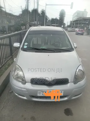 Toyota Vitz 1.0 FWD 3dr 2004 Gray