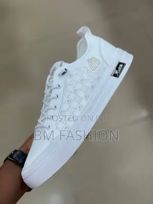 Mens Minimalist White Outdoor Casual Flat Sneakers Lightweight LaceUp
