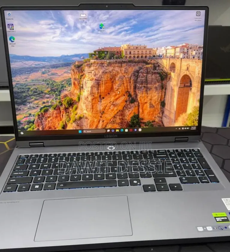 New Laptop Lenovo Legion 5i 32GB Intel Core Ultra 9 SSD 1T