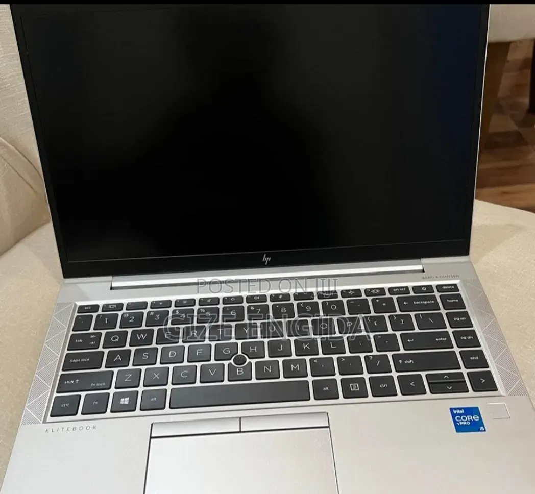 New Laptop HP EliteBook 830 G8 16GB Intel Core i5 SSD 512GB
