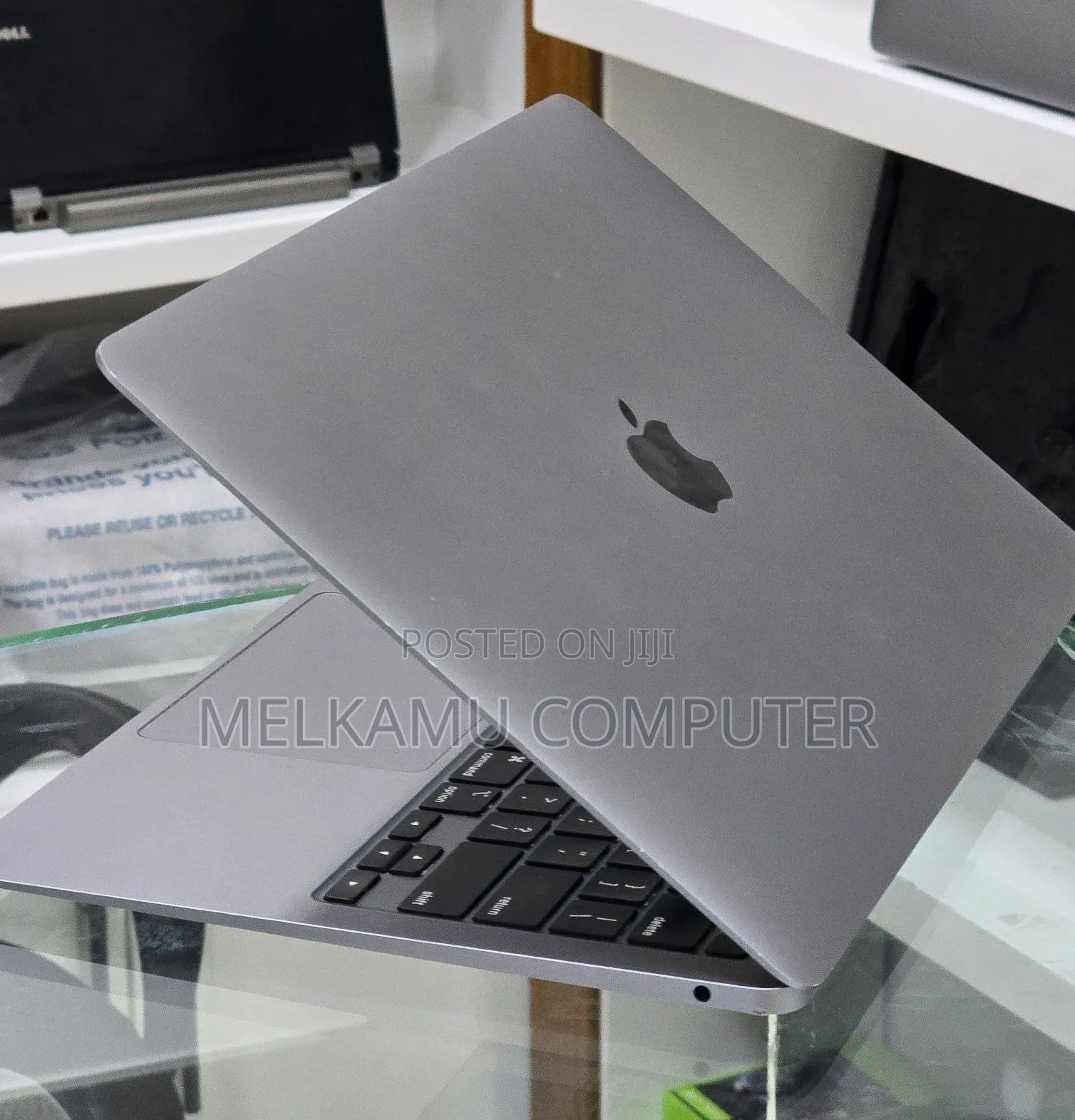 New Laptop Apple MacBook Air 2020 M1 8GB Apple M1 SSD 256GB
