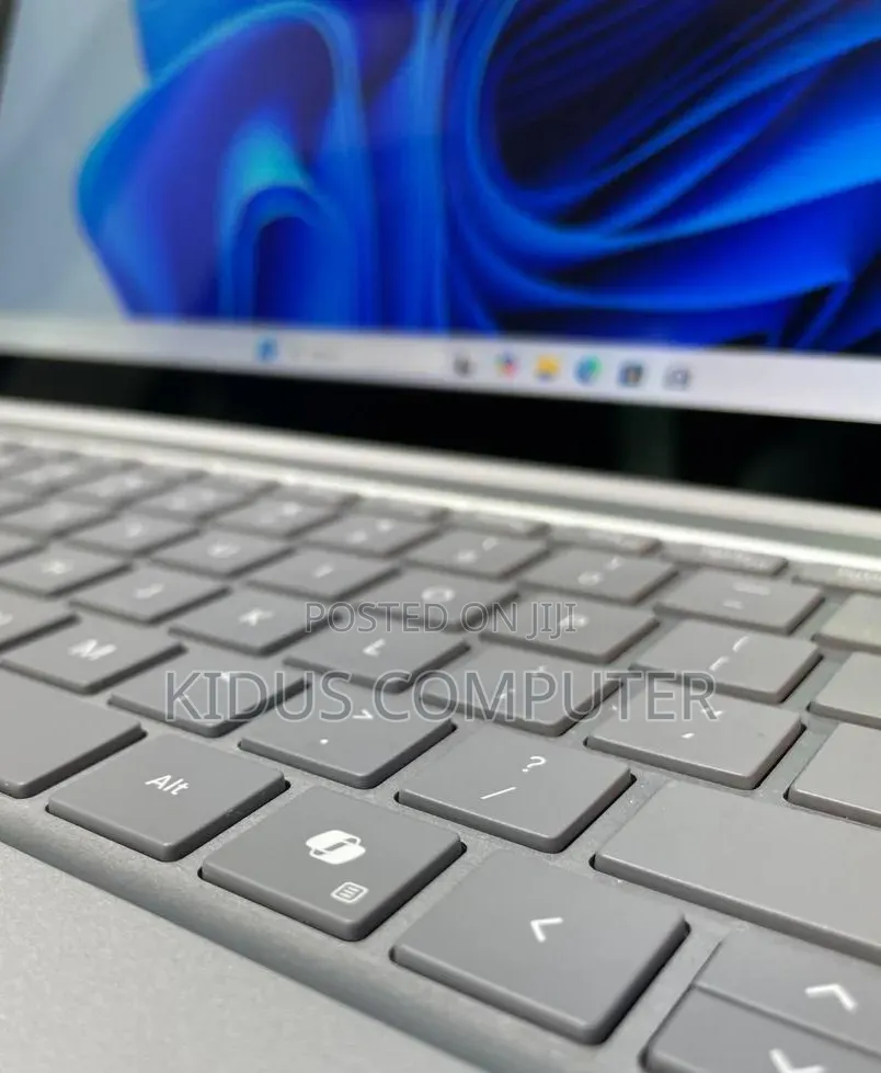 New Laptop Microsoft Surface 16GB Intel Core Ultra 7 SSD 512GB