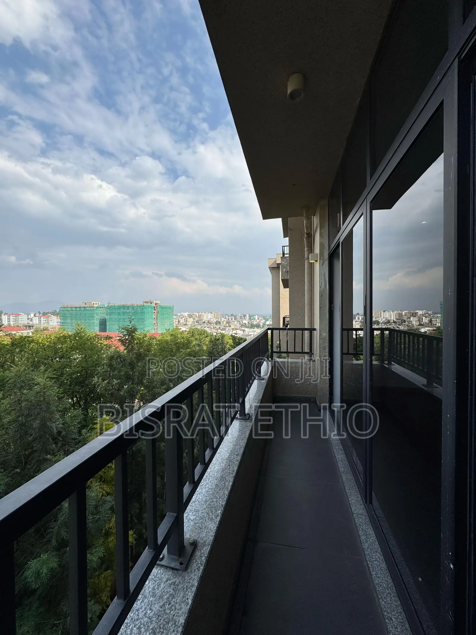 3bdrm Apartment in Sunrise Compound, Bole for sale
