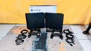 Iconic Ps4 Slim With Orginal Joystiks