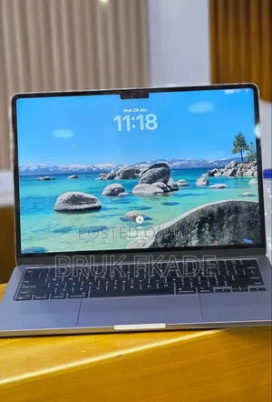 New Laptop Apple MacBook Air 2022 M2 8GB Apple M2 SSD 256GB