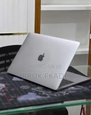 New Laptop Apple MacBook Pro 2017 16GB Intel Core i5 SSD 512GB