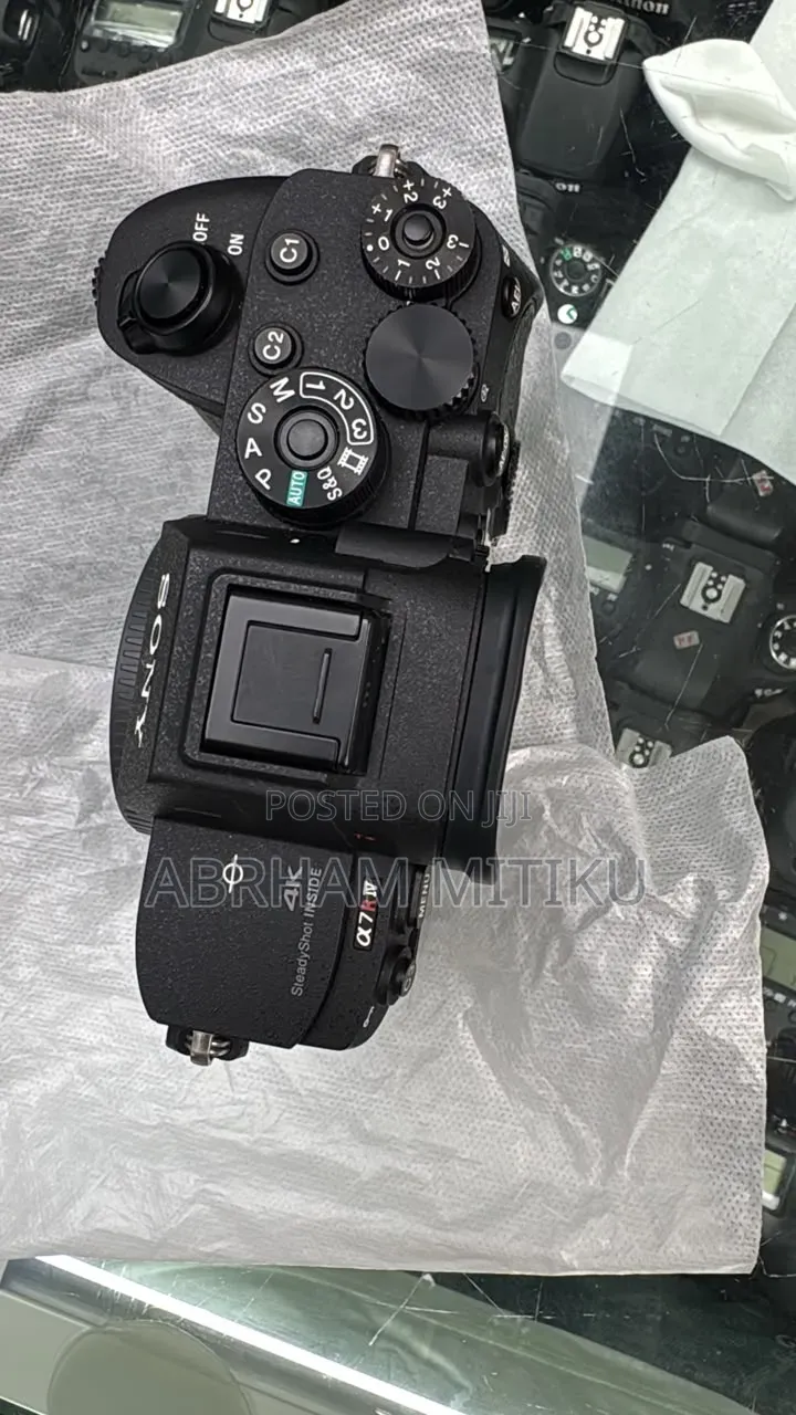 Sony Alpha A7R IV Mirrorless Digital Camera 24-70mm F/2.8 Ii Lens