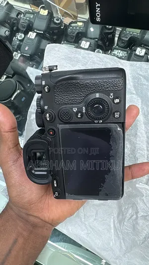 Sony Alpha A7R IV Mirrorless Digital Camera 24-70mm F/2.8 Ii Lens