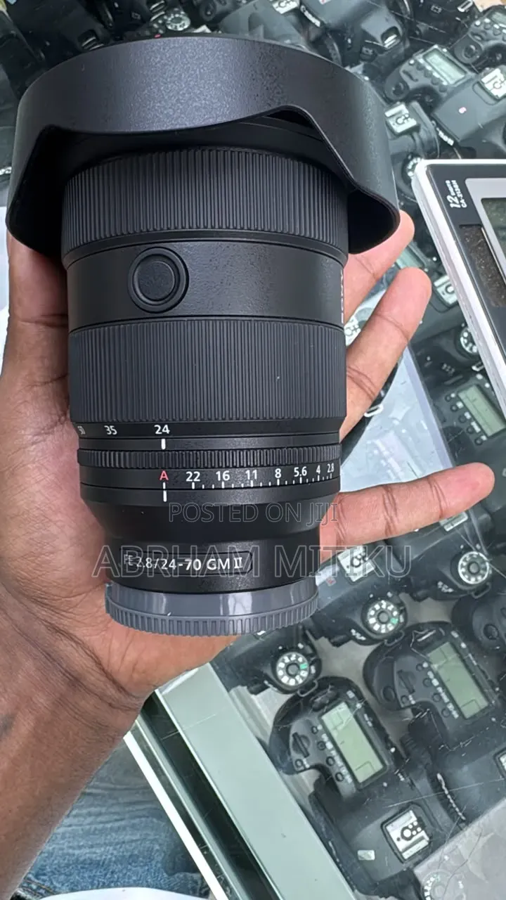 Sony Alpha A7R IV Mirrorless Digital Camera 24-70mm F/2.8 Ii Lens