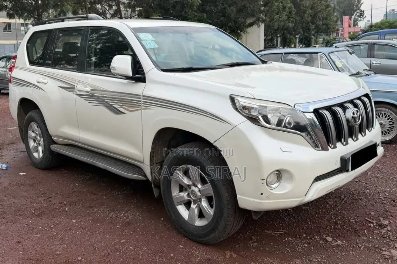 Toyota Land Cruiser Prado 2018 White