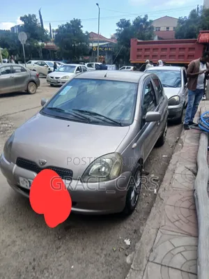 Toyota Vitz 2001 Gold