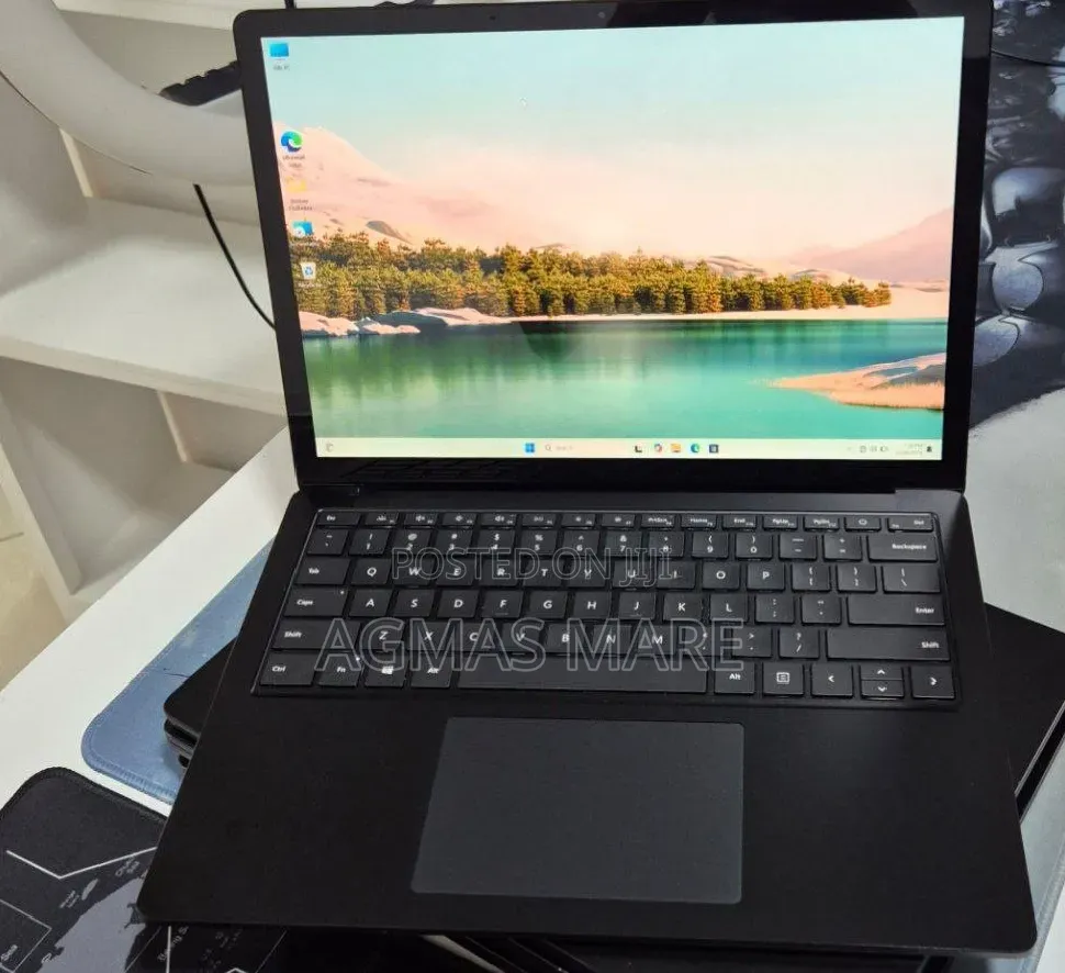 New Laptop Microsoft Surface Laptop 3 16GB Intel Core i5 SSD 256GB