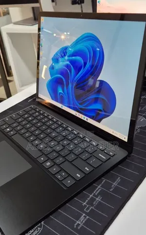 New Laptop Microsoft 16GB Intel Core i7 SSD 256GB