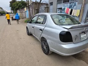 Toyota Platz 2005 Silver