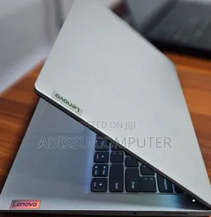 New Laptop Lenovo 8GB Intel Core i3 SSD 256GB