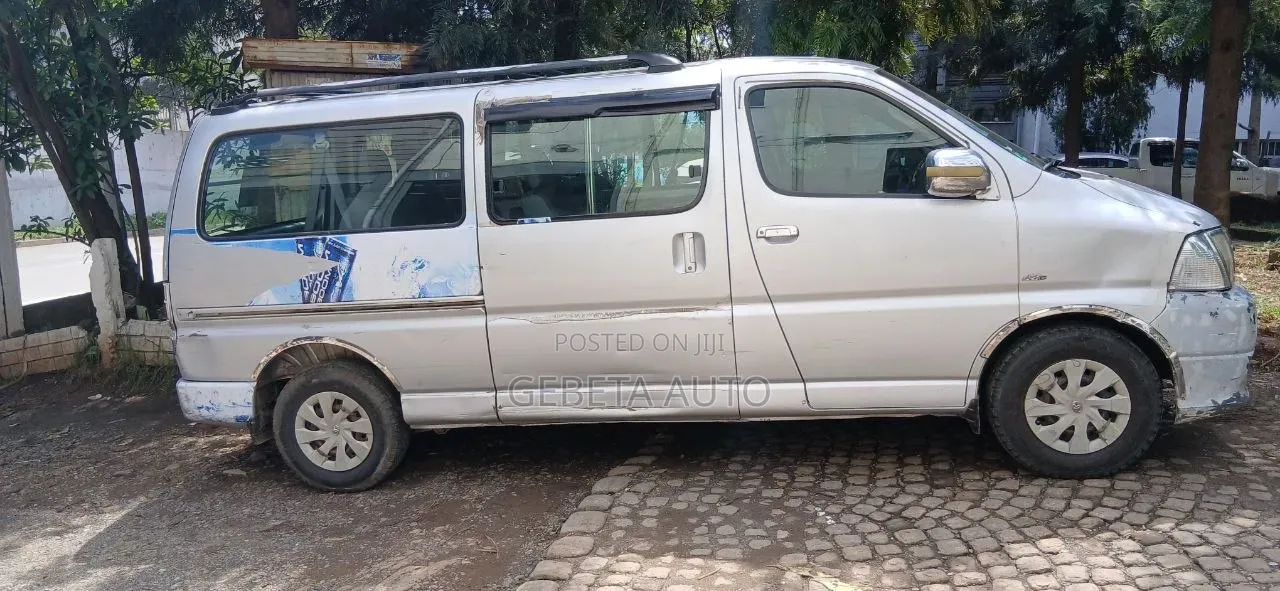 Toyota HiAce 2009 Grey