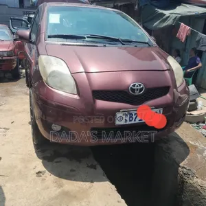 Toyota Yaris 2010 Burgundy