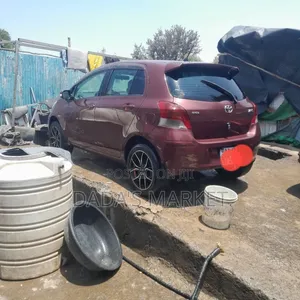 Toyota Yaris 2010 Burgundy