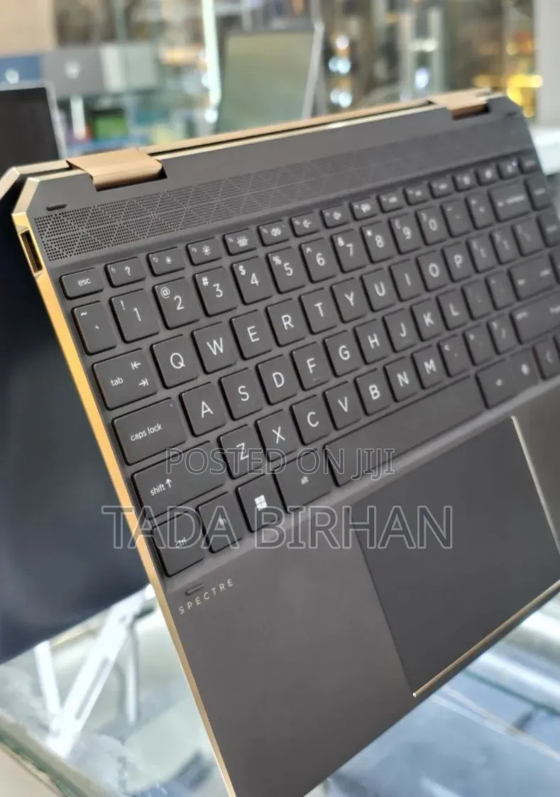 New Laptop HP Spectra 13 16GB Intel Core i7 SSD 512GB