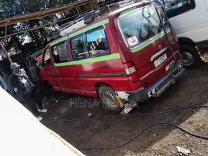 Toyota HiAce 2008 Red