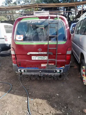 Toyota HiAce 2008 Red