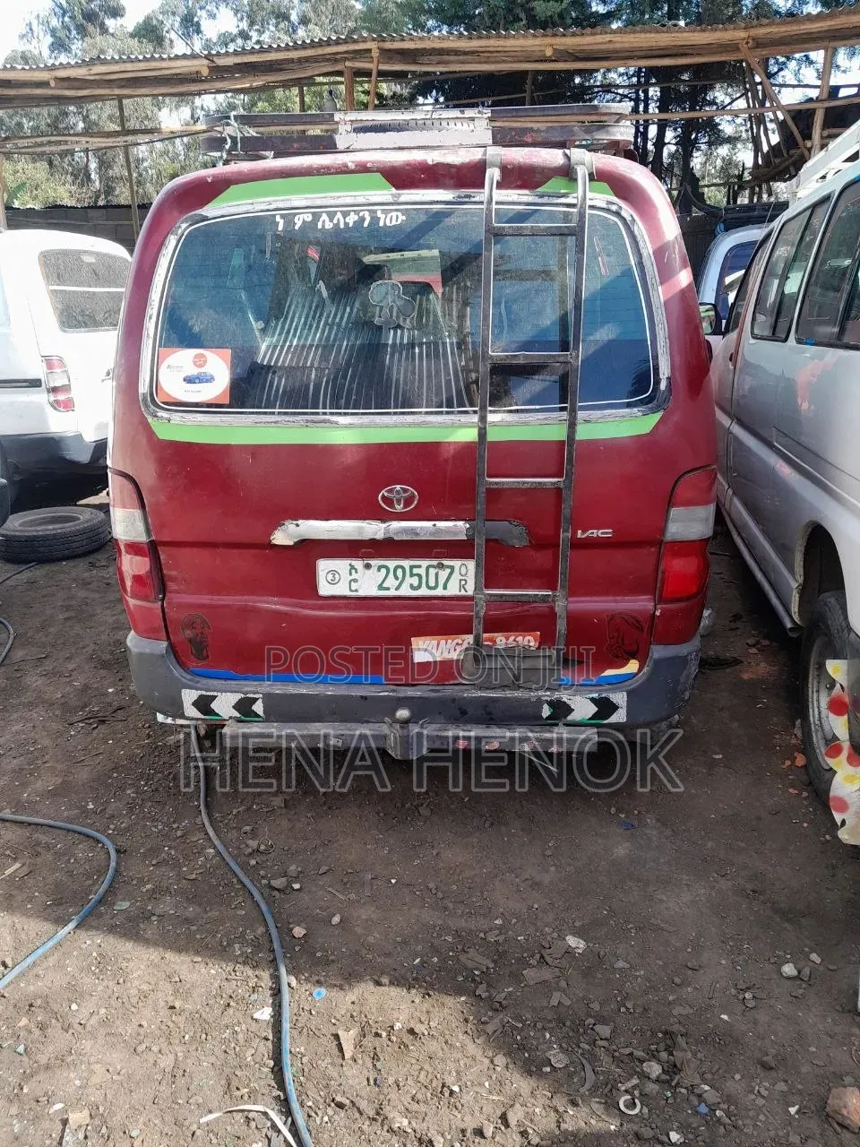 Toyota HiAce 2008 Red