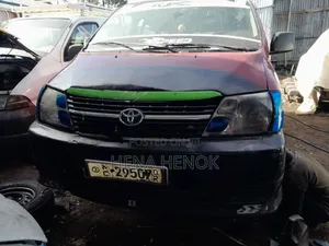 Toyota HiAce 2008 Red