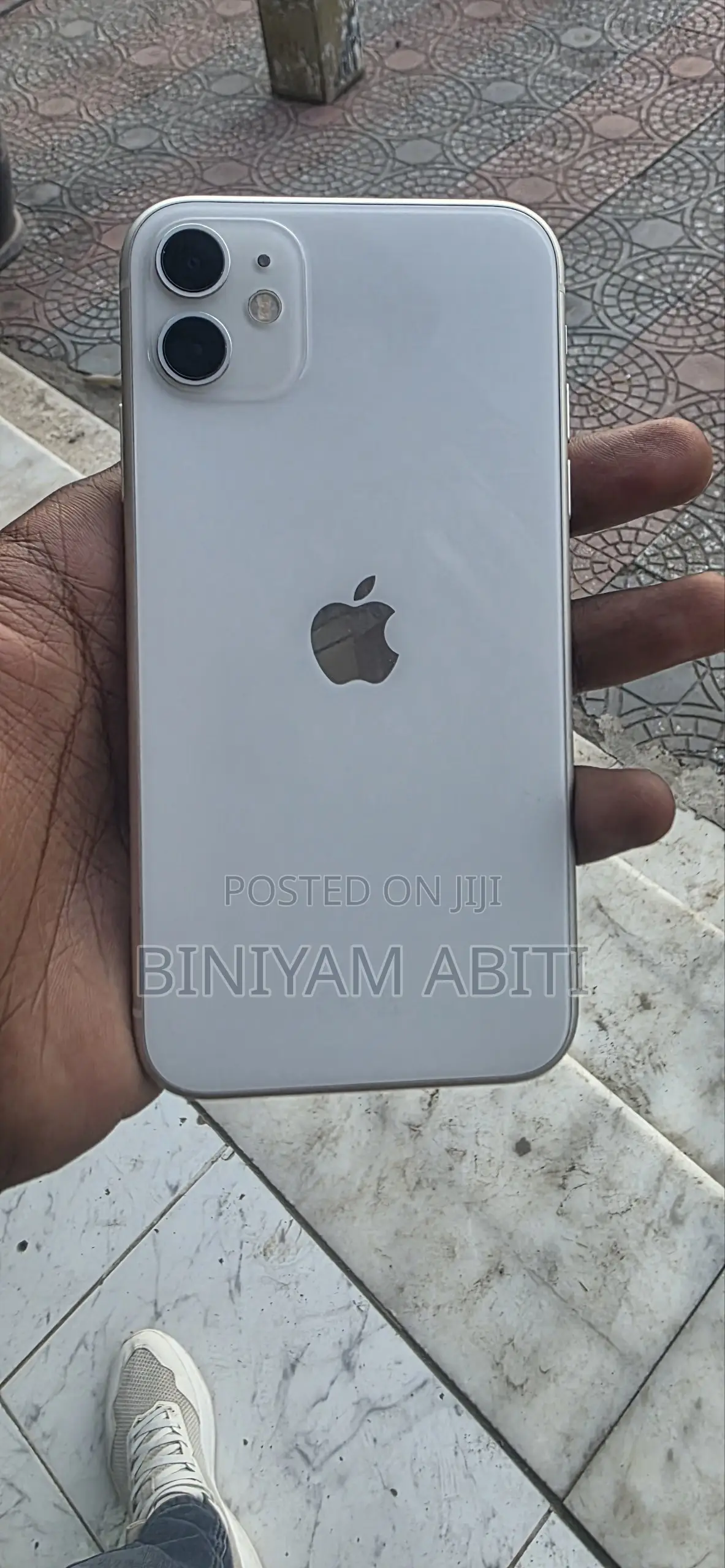 Apple iPhone 11 64 GB White