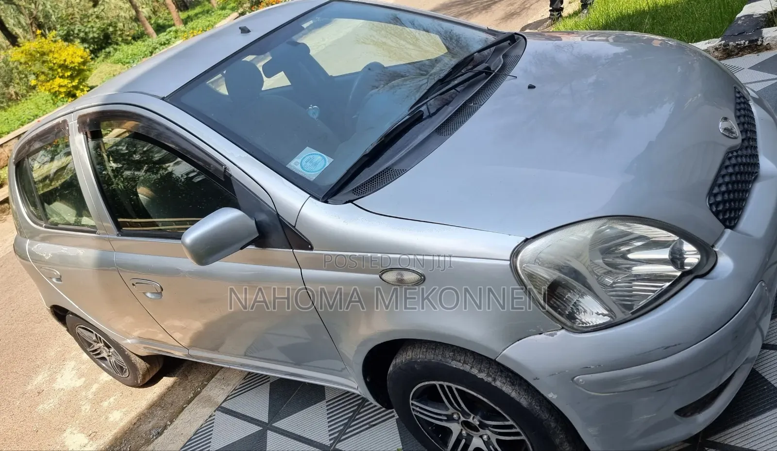 Toyota Vitz 2002 Silver