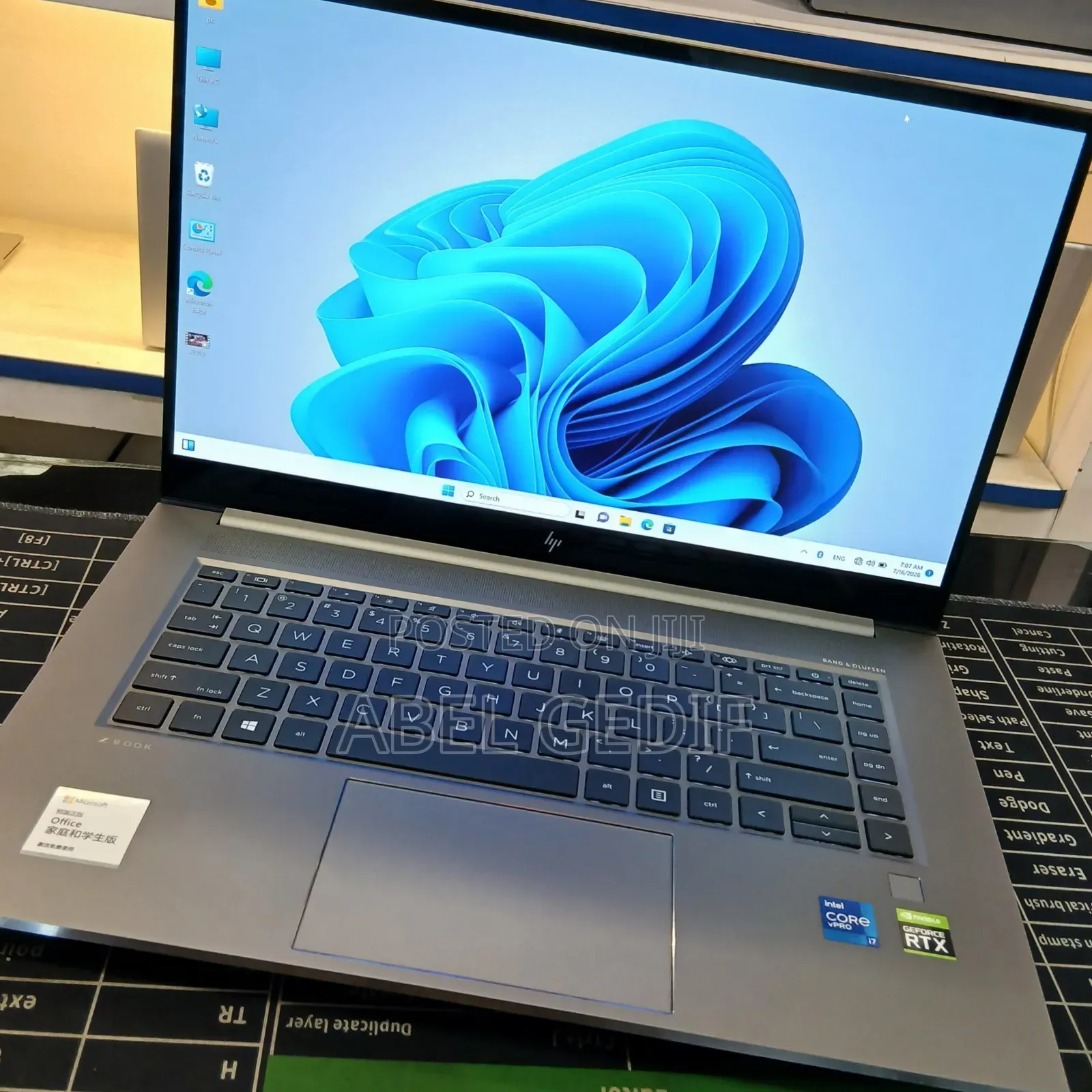 New Laptop HP ZBook 15u 32GB Intel Core i7 SSD 1T
