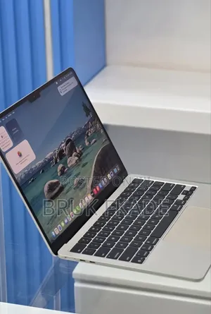New Laptop Apple MacBook Air 2025 M4 16GB Apple M4 SSD 256GB