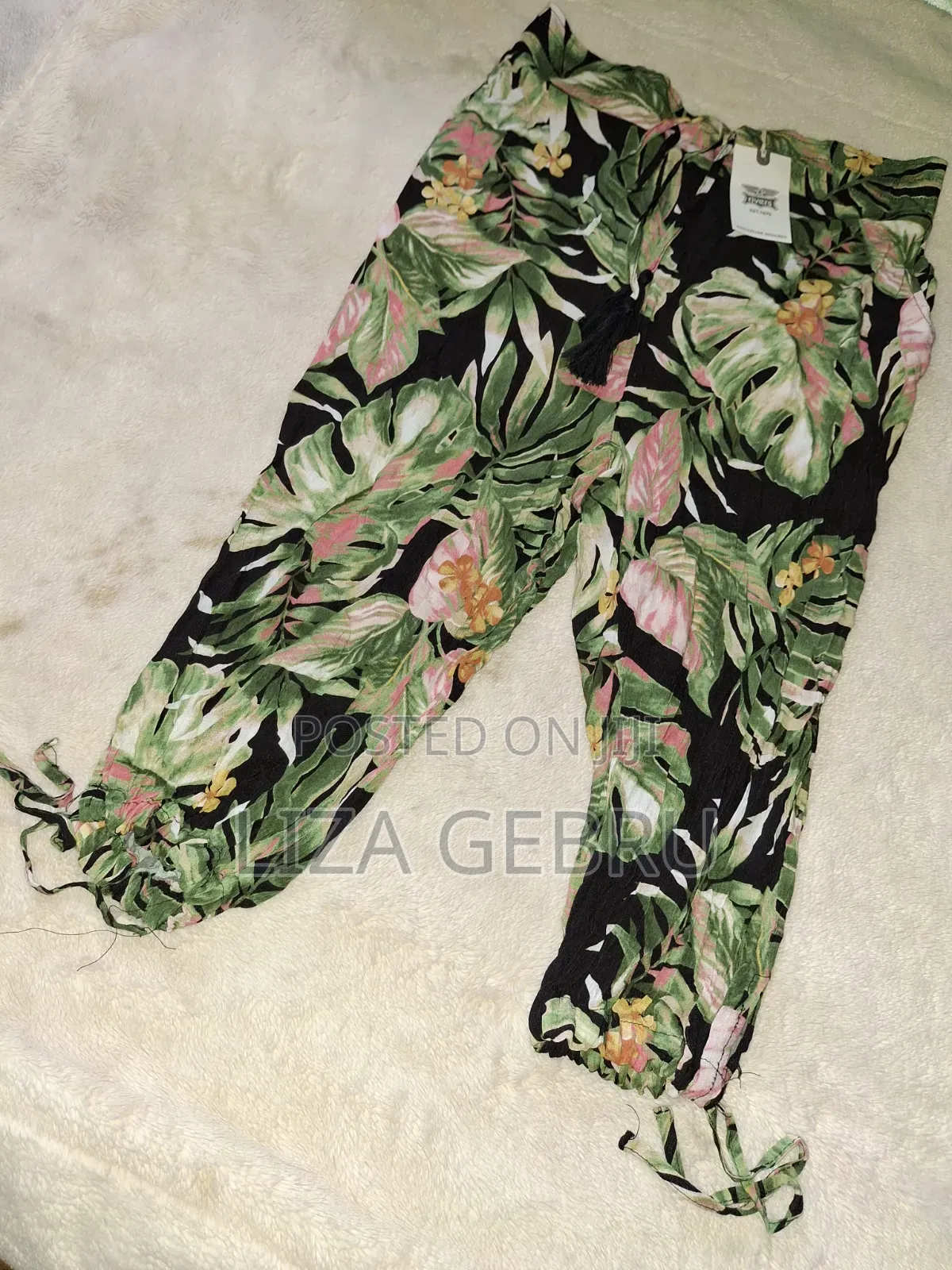 Brand New Women's Short Short Excellent Quality