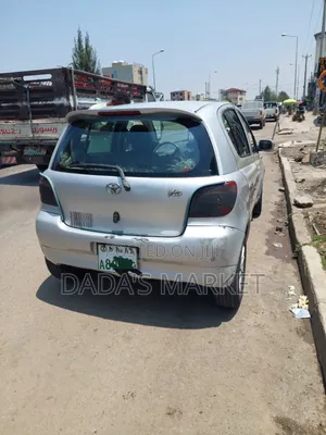 Toyota Vitz 2001 Silver