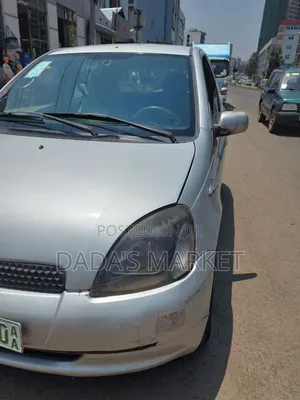 Toyota Vitz 2001 Silver