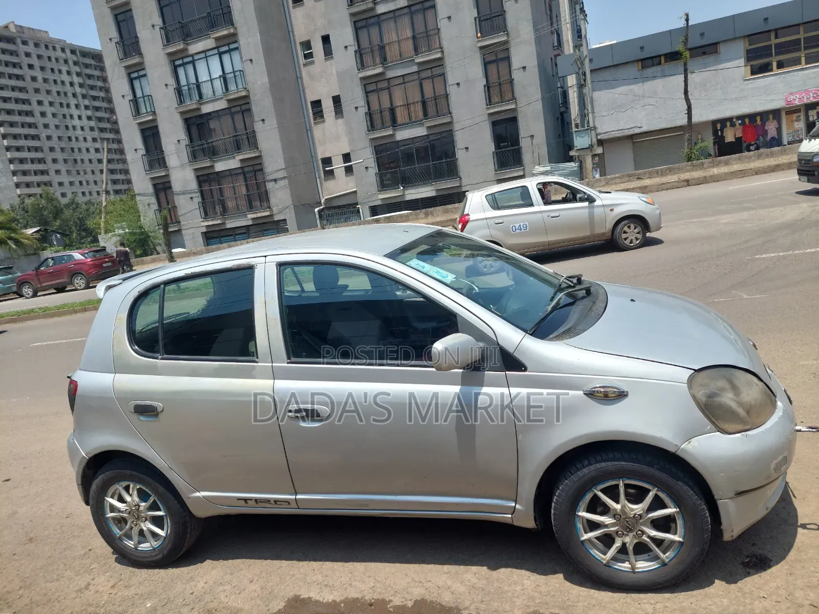 Toyota Vitz 2001 Silver