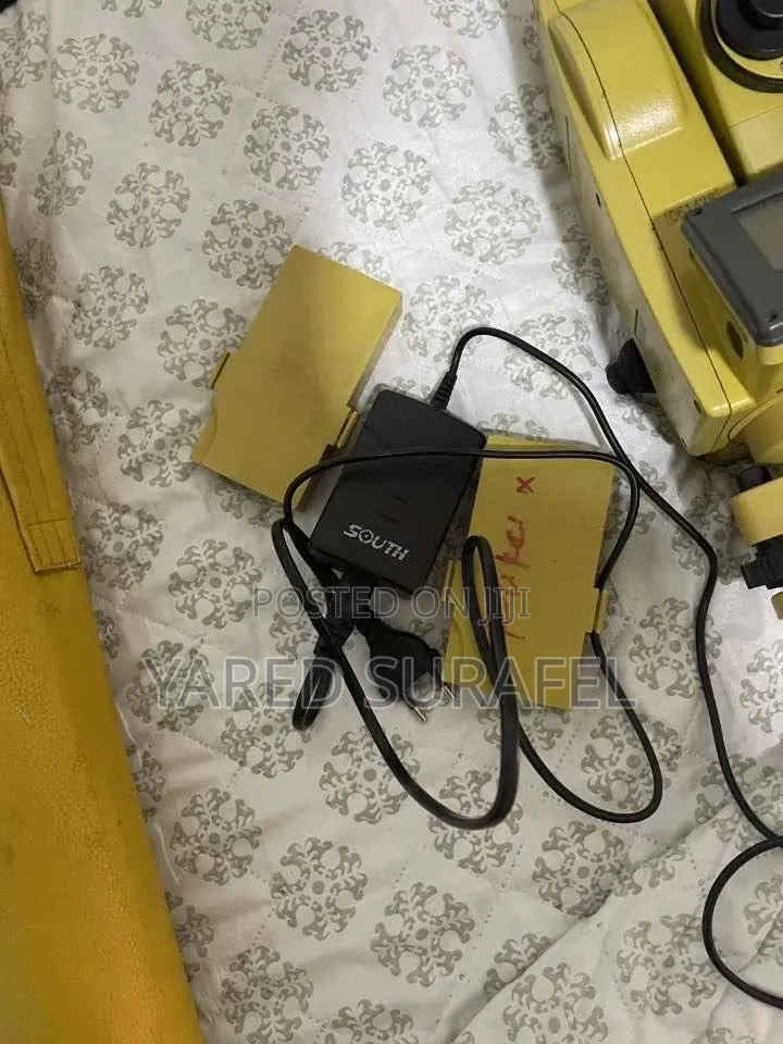 Topcon Total Station