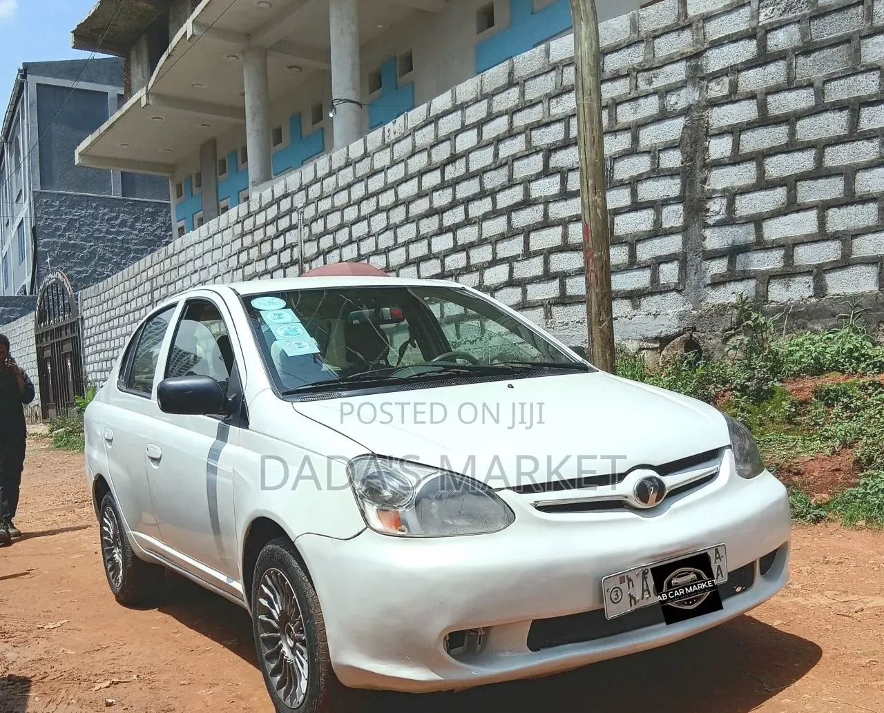 Toyota Platz 2005 White