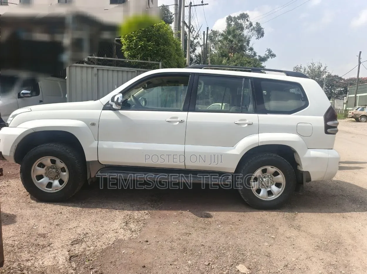 Toyota Land Cruiser Prado 2006 White