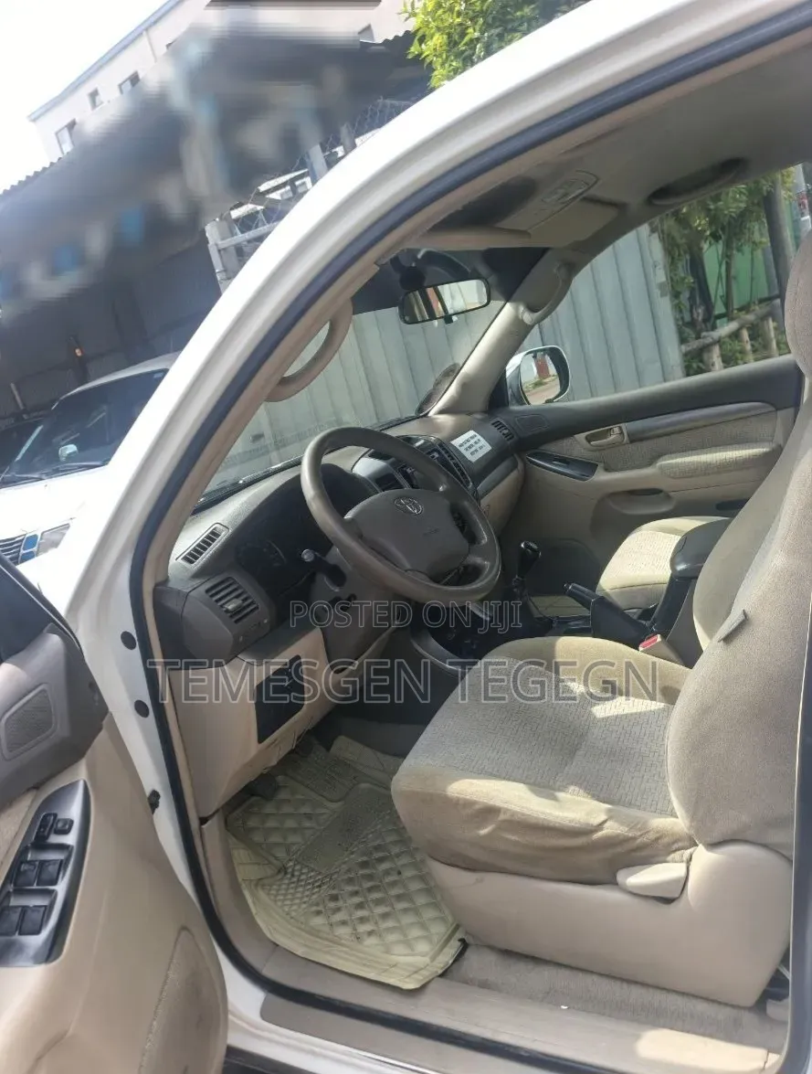 Toyota Land Cruiser Prado 2006 White