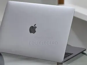 New Laptop Apple MacBook Pro 2019 16GB Intel Core i7 SSD 256GB