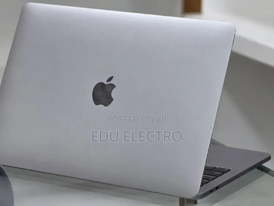 New Laptop Apple MacBook Pro 2019 16GB Intel Core i7 SSD 256GB