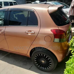 Toyota Yaris 2010 Orange