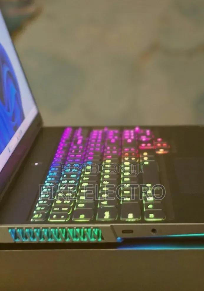 New Laptop Lenovo Legion 7 32GB AMD Ryzen 9 SSD 1T
