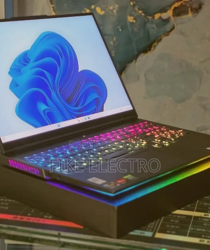 New Laptop Lenovo Legion 7 32GB AMD Ryzen 9 SSD 1T