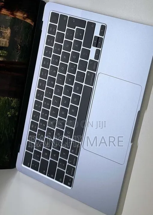 New Laptop Apple MacBook Air 2025 M4 16GB Apple M4 SSD 256GB