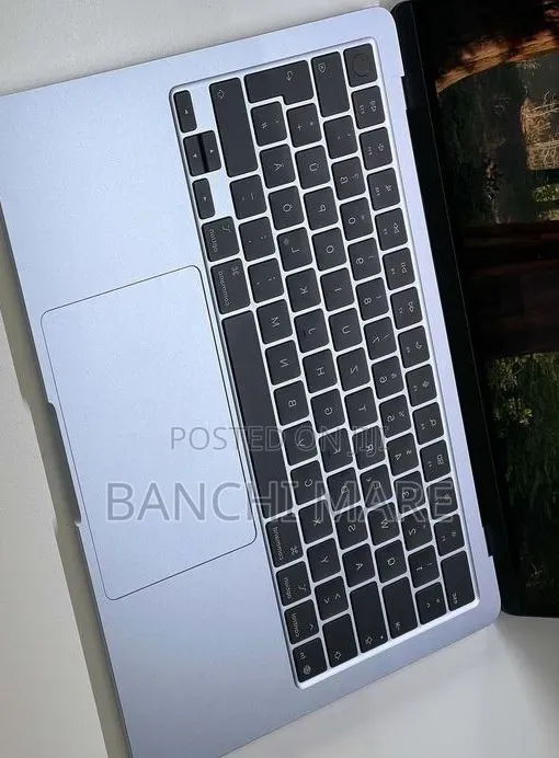 New Laptop Apple MacBook Air 2025 M4 16GB Apple M4 SSD 256GB
