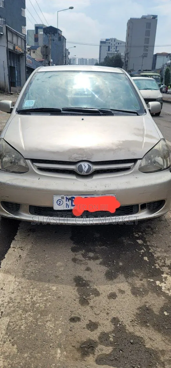 Toyota Platz 2005 Silver